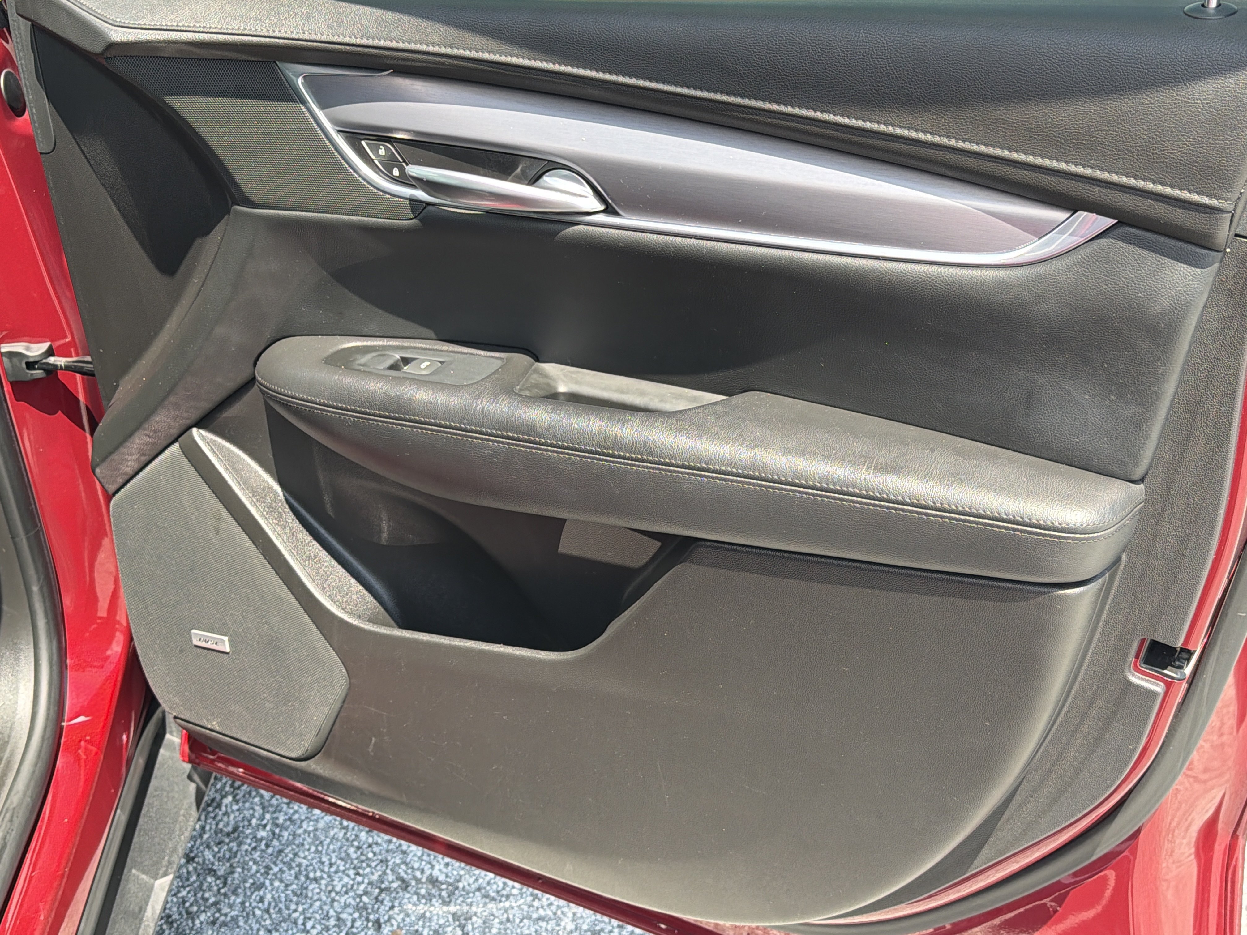 Used 2019 Red Horizon Tintcoat Cadillac Luxury FWD image 15