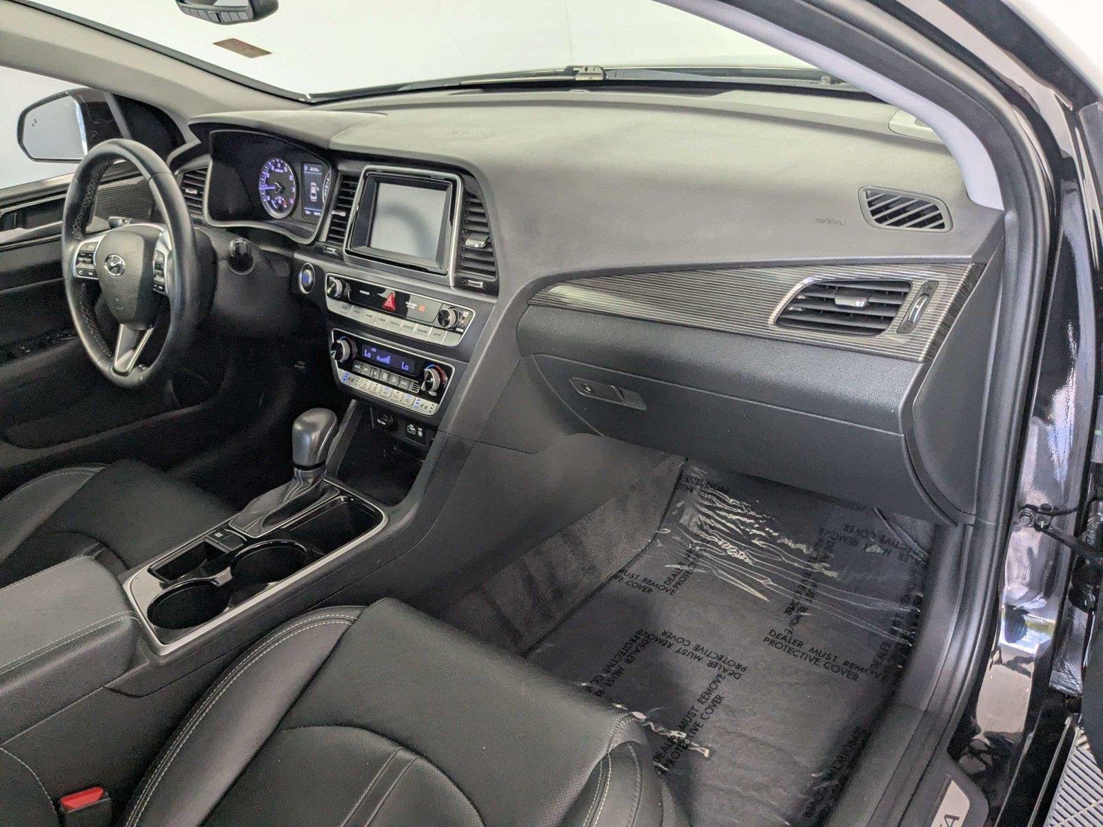 Used 2018 Phantom Black Hyundai Limited image 32