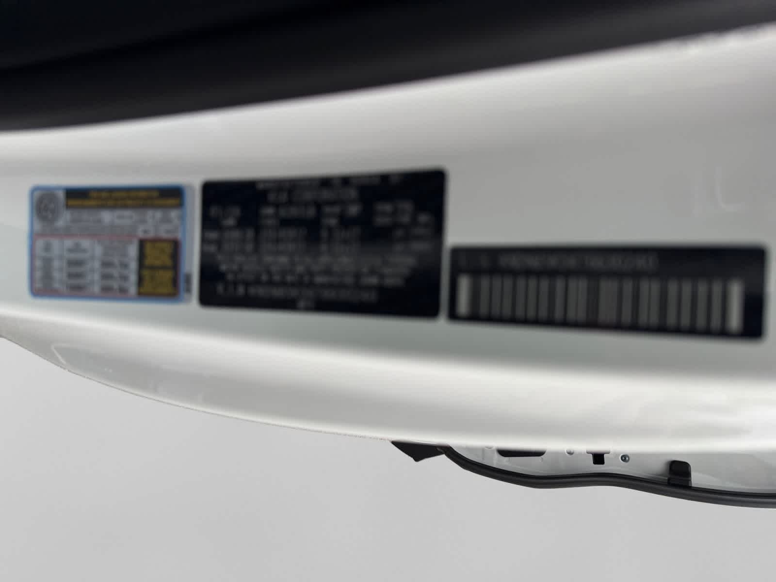 New 2026 Snow White Pearl Kia LXS image 25