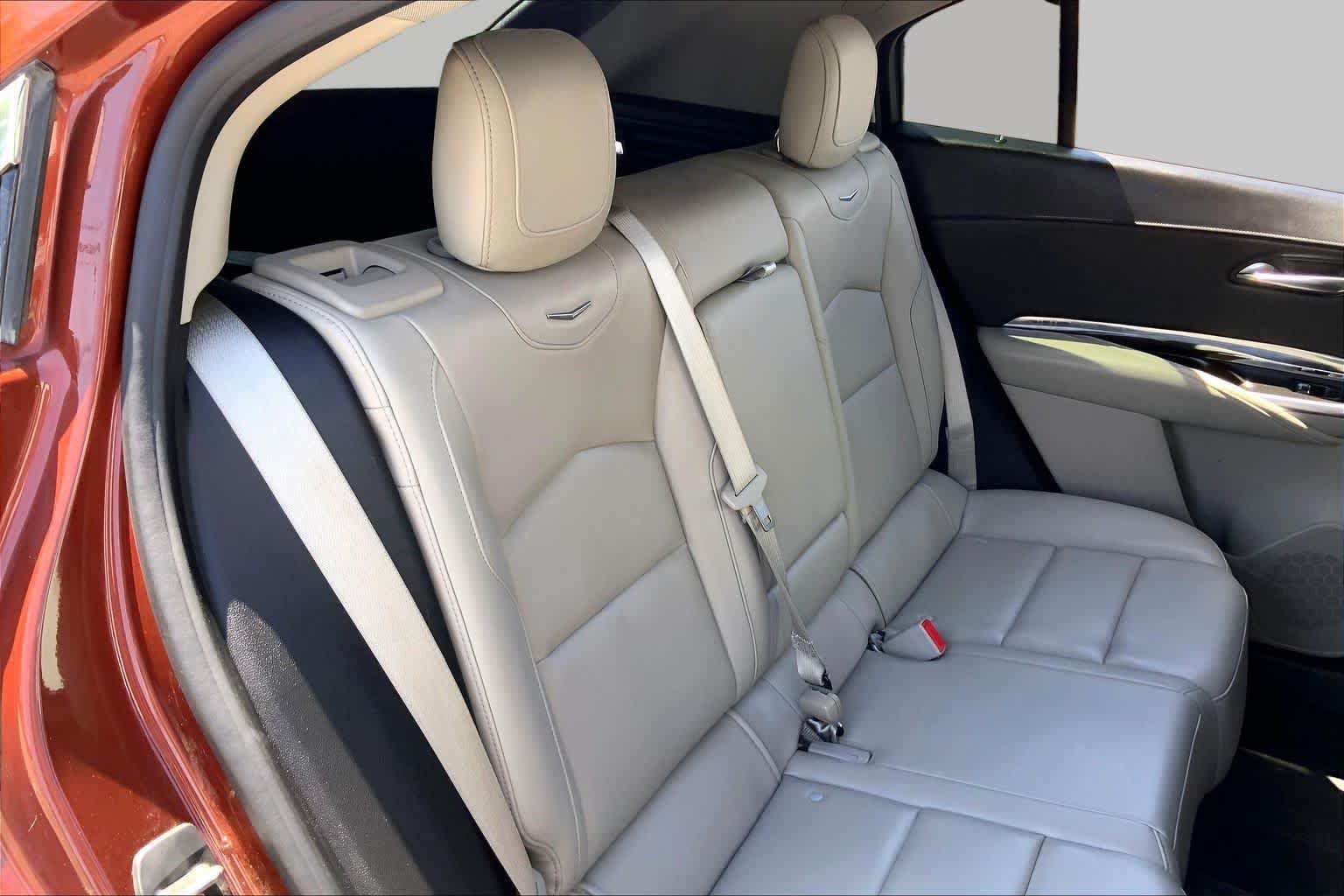 Used 2019 Autumn Metallic Cadillac FWD Luxury image 17