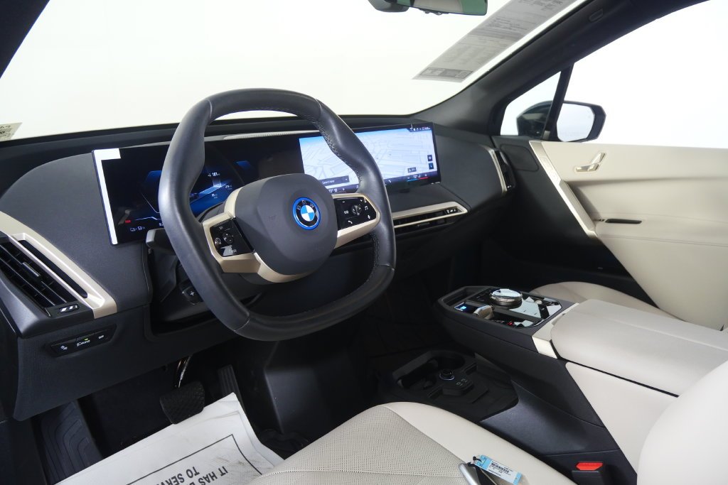 Certified Used 2025 Black Sapphire Metallic BMW xDrive50 image 13