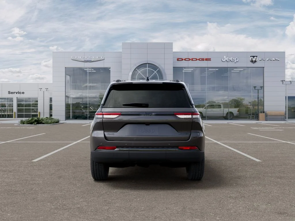 New 2025 Baltic Gray Metallic Clear-Coat Exterior Paint Jeep Limited image 8