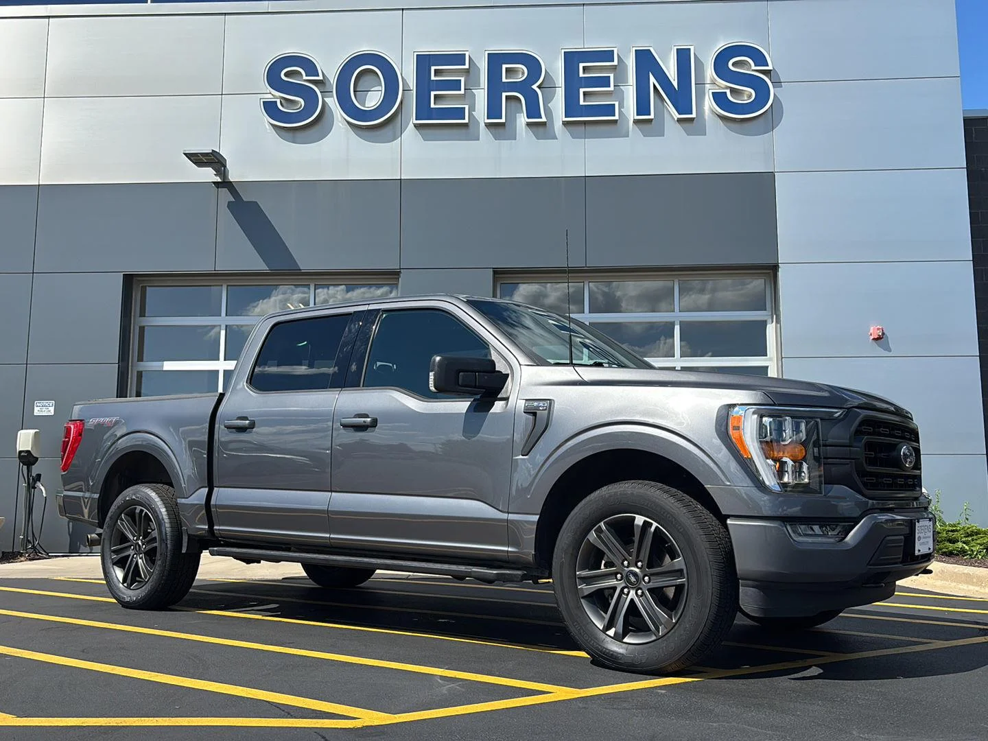 Used 2022 Carbonized Gray Ford XLT image 1