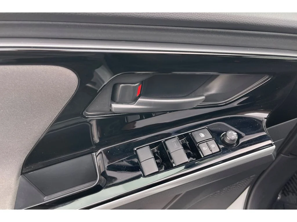 Used 2024 Cosmic White Pearl Subaru Premium image 11