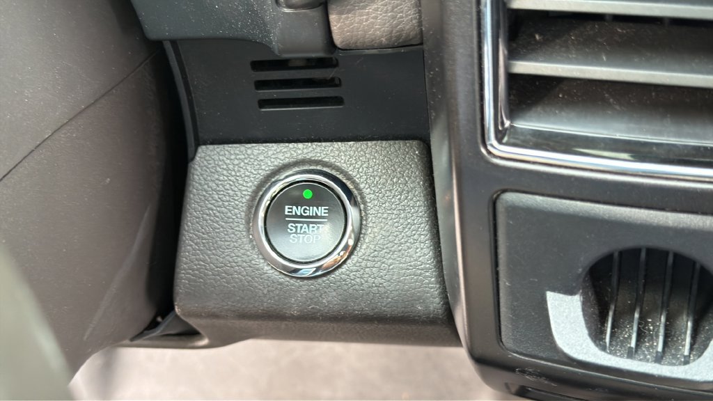 Used 2018 White Ford Limited image 36