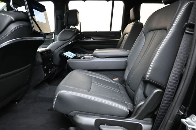 Used 2022 Black Jeep Series II image 17