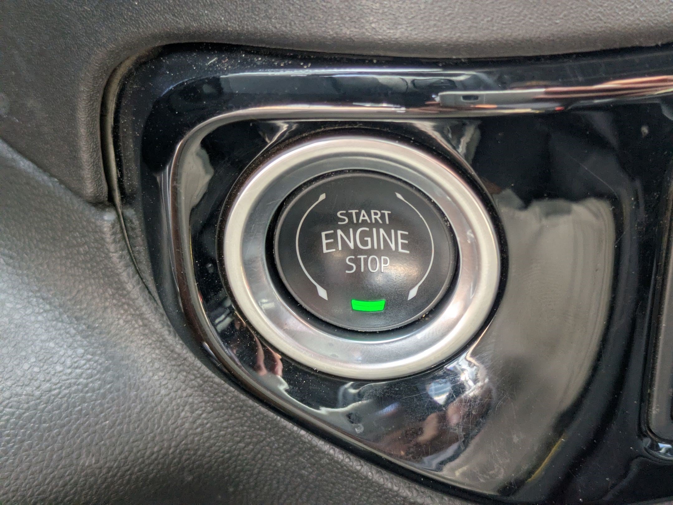 Used 2024 Summit White GMC SLE image 20