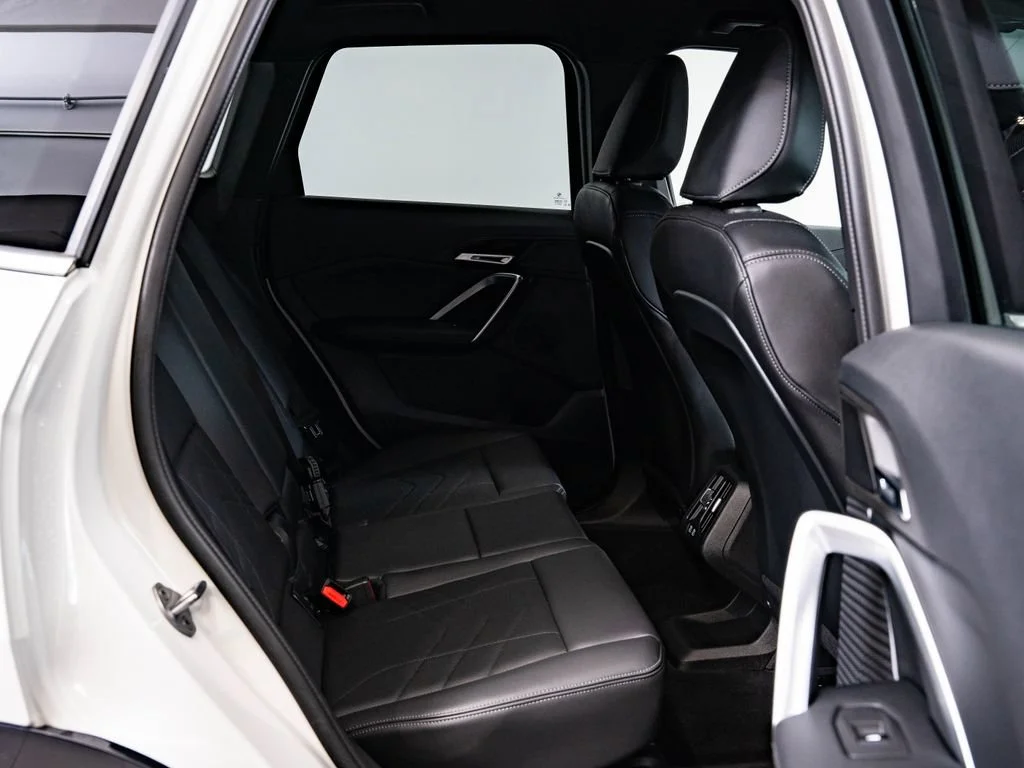 Used 2025 Alpine White BMW xDrive28i image 42