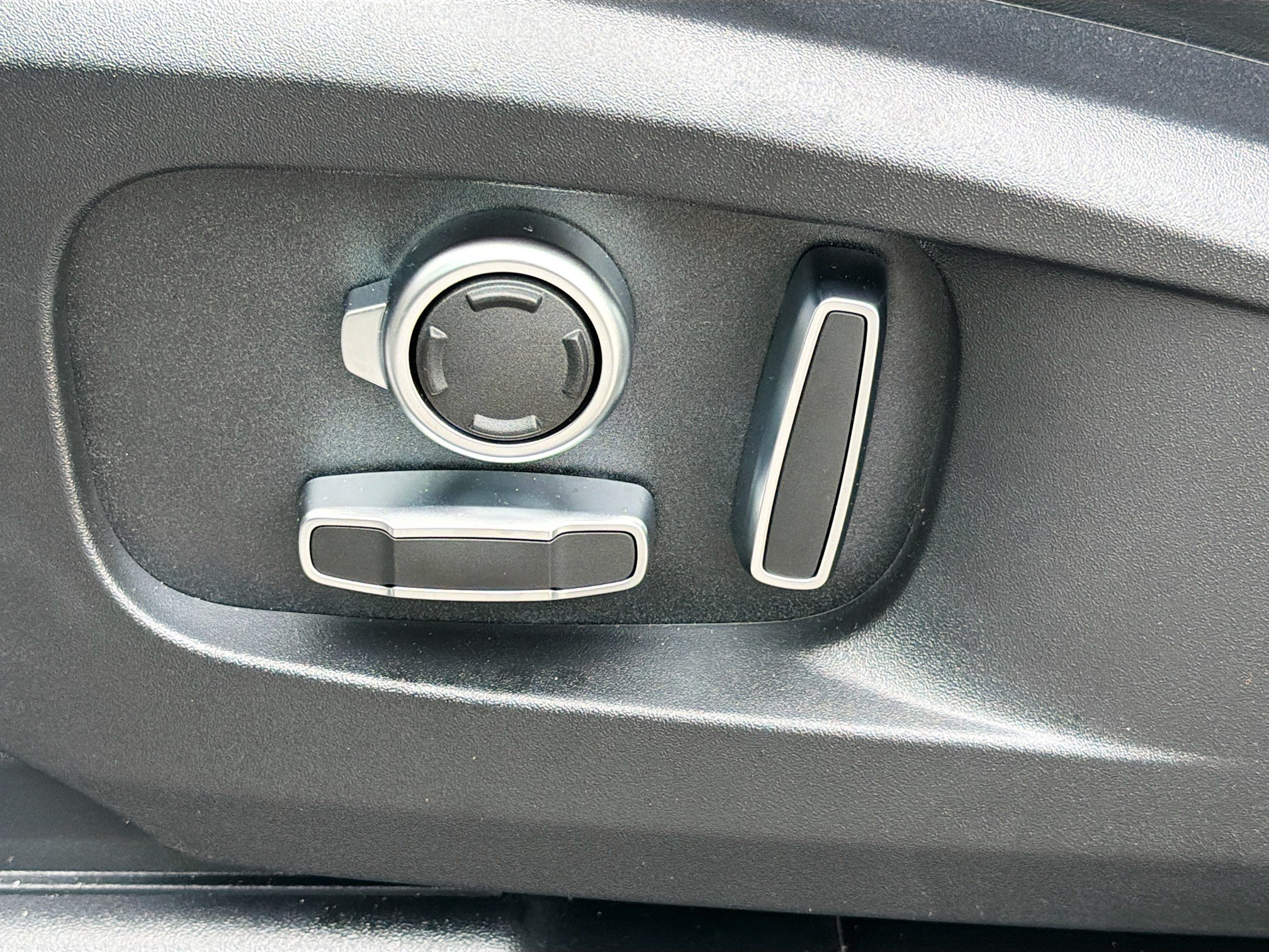 New 2026 Borasco Grey Land Rover X-Dynamic SE image 26