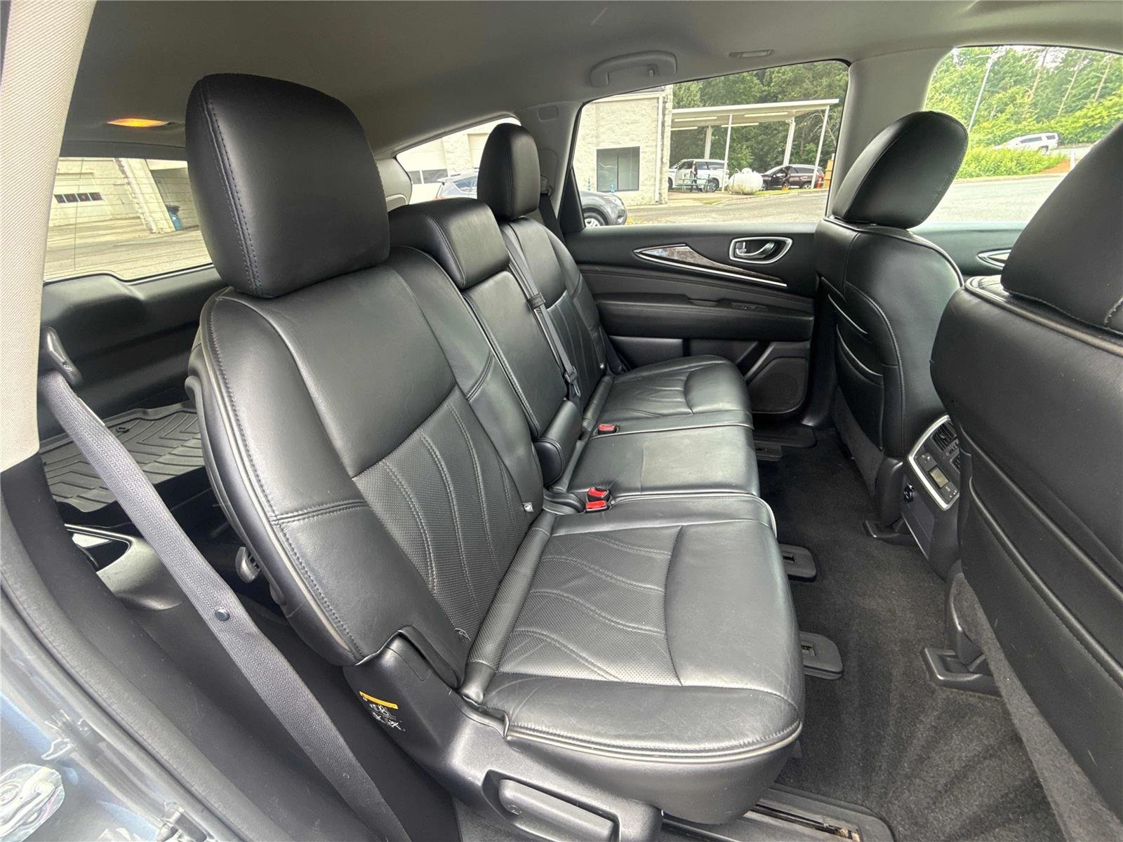 Used 2015 Graphite Shadow INFINITI  image 31