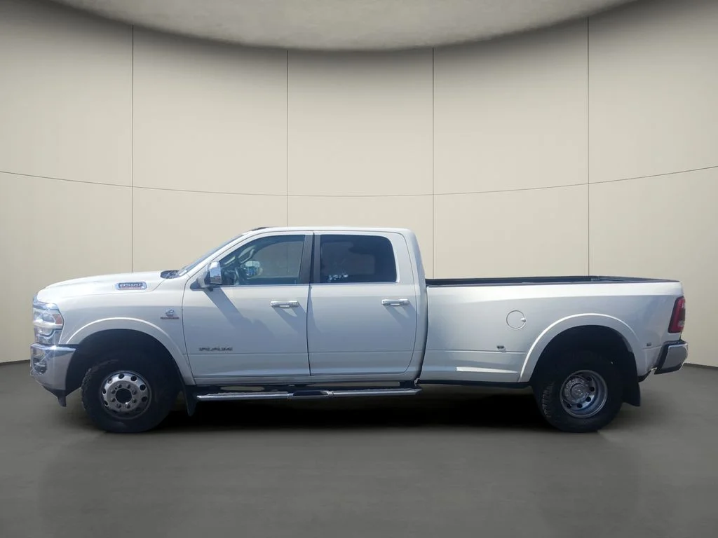 Used 2020 Pearl White Ram Laramie image 4