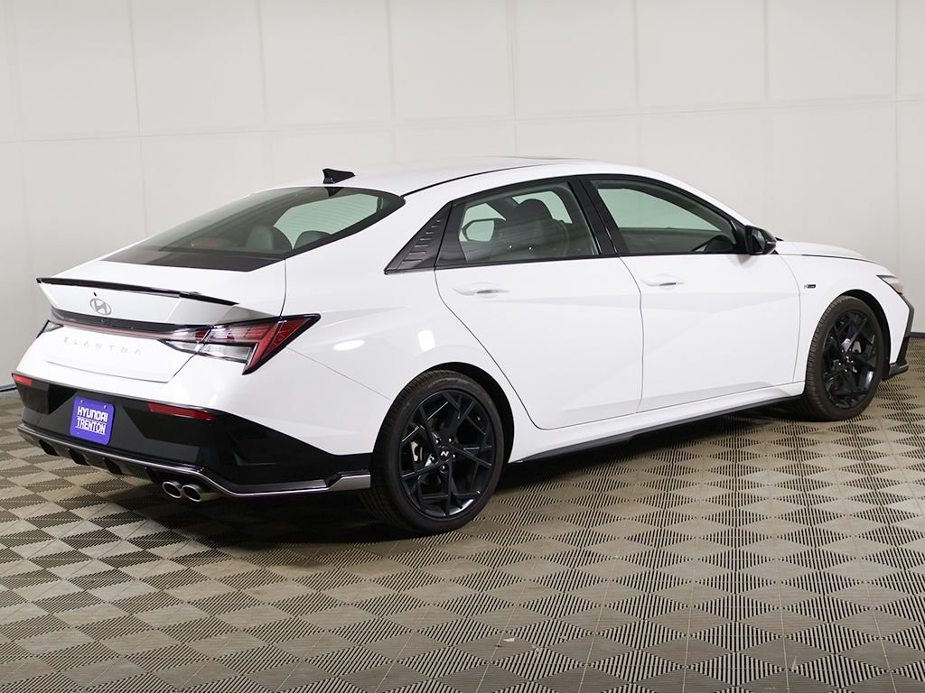 2025 Hyundai Elantra N Line - Photo 12