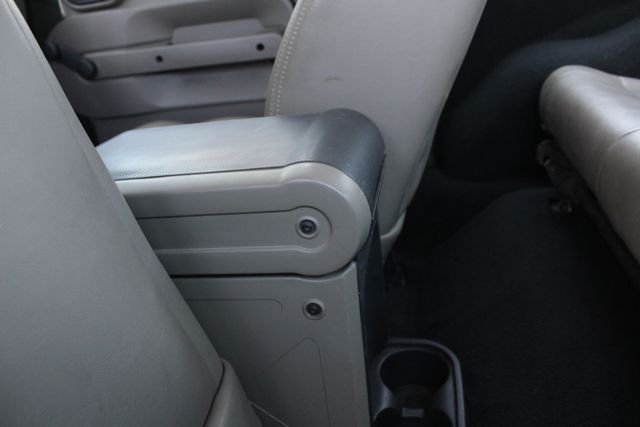 Used 2009 Green Jeep X image 18