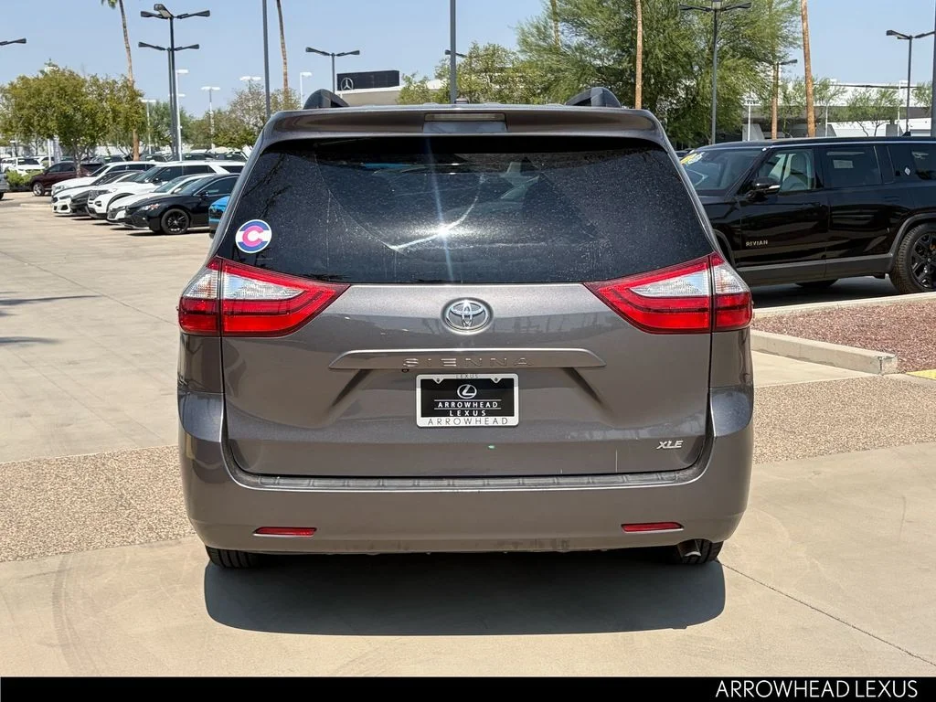 Used 2015 Gray Toyota XLE image 5