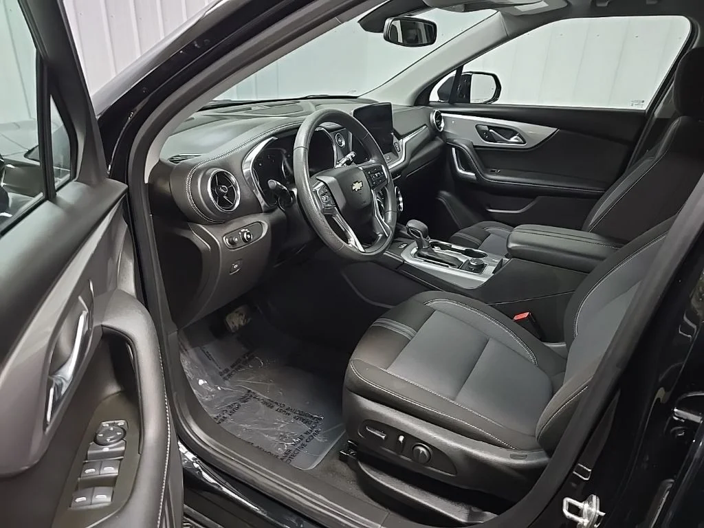Used 2023 Black Chevrolet LT image 30