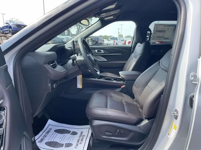 New 2026 Space White Metallic Ford Platinum™ image 18