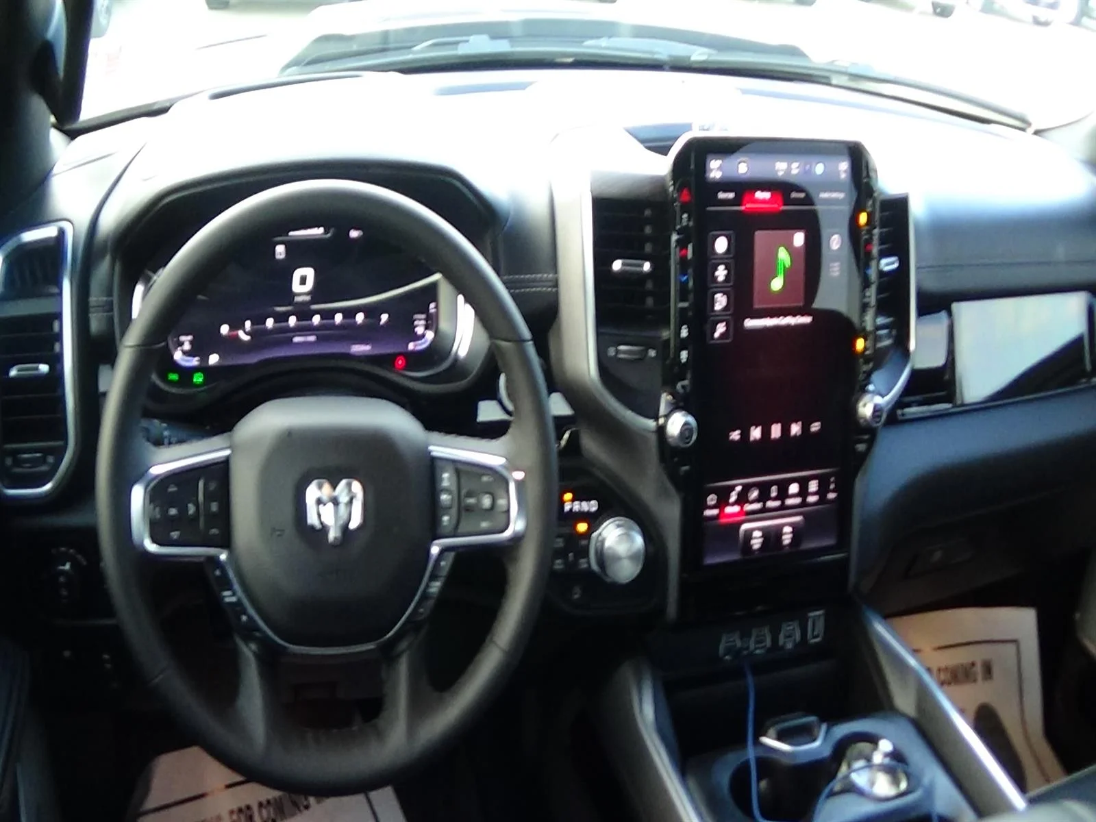 Used 2025 Diamond Black Crystal Pearl Coat (pxj) RAM Laramie image 13