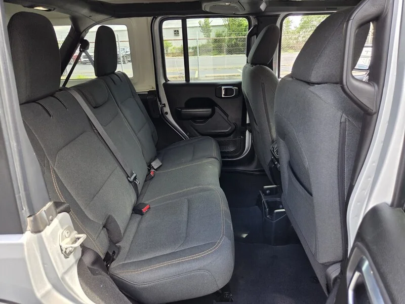 Used 2024 Silver Zynith Clearcoat JEEP SPORT S image 14