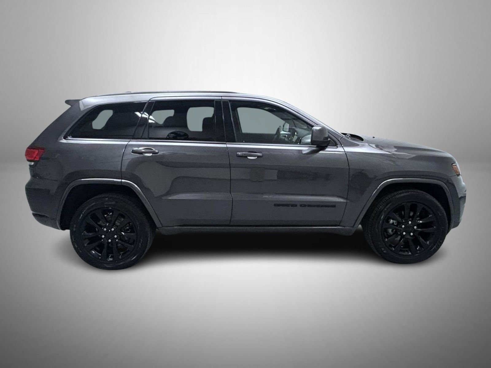 Used 2019 Gray Jeep Altitude image 4