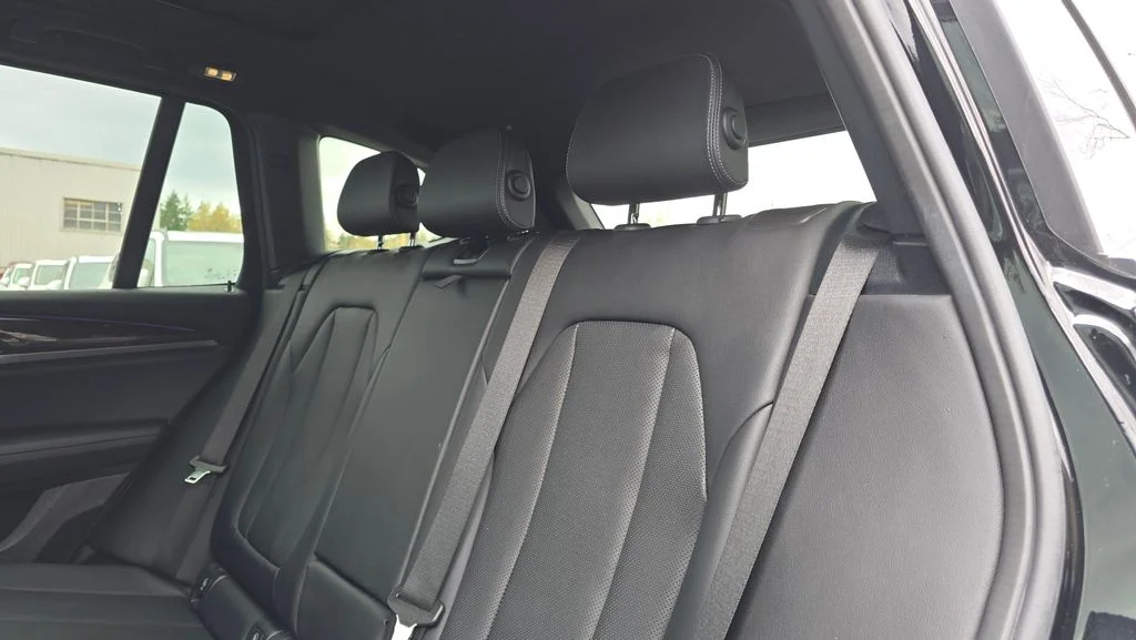 Used 2024 Black Sapphire Metallic BMW xDrive30i image 17