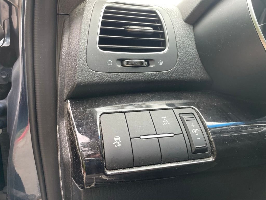 Used 2014 Wave Blue Kia LX image 11