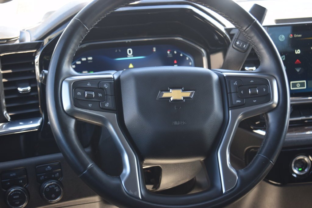 Used 2023 BLACK Chevrolet LT image 11