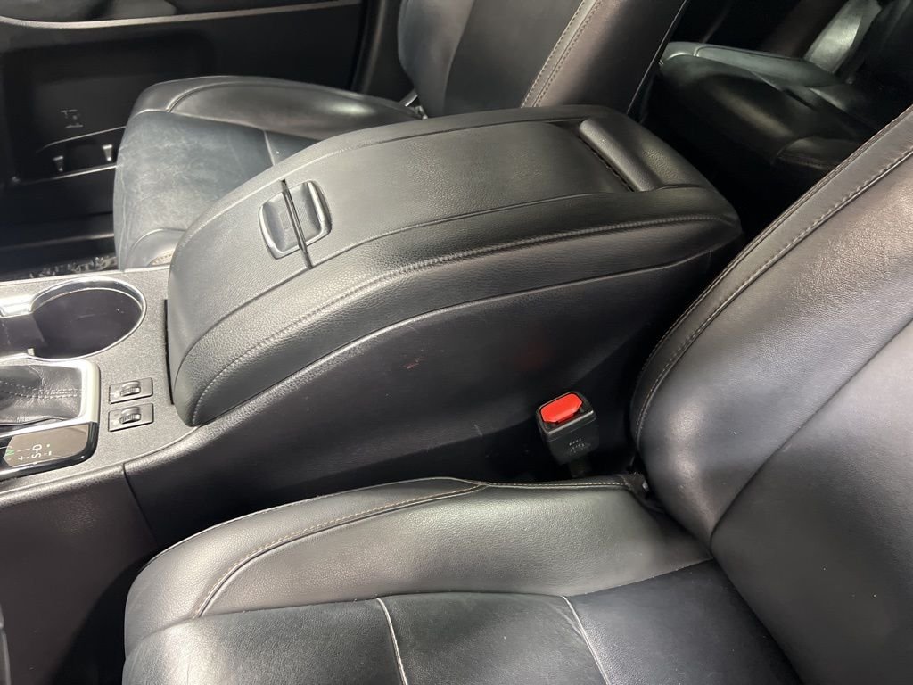 Used 2019 Gray Toyota XLE image 27