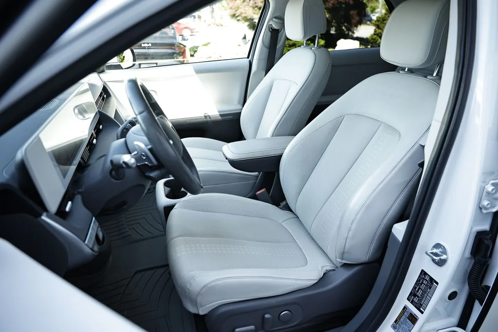 Used 2023 Atlas White Hyundai SEL image 18