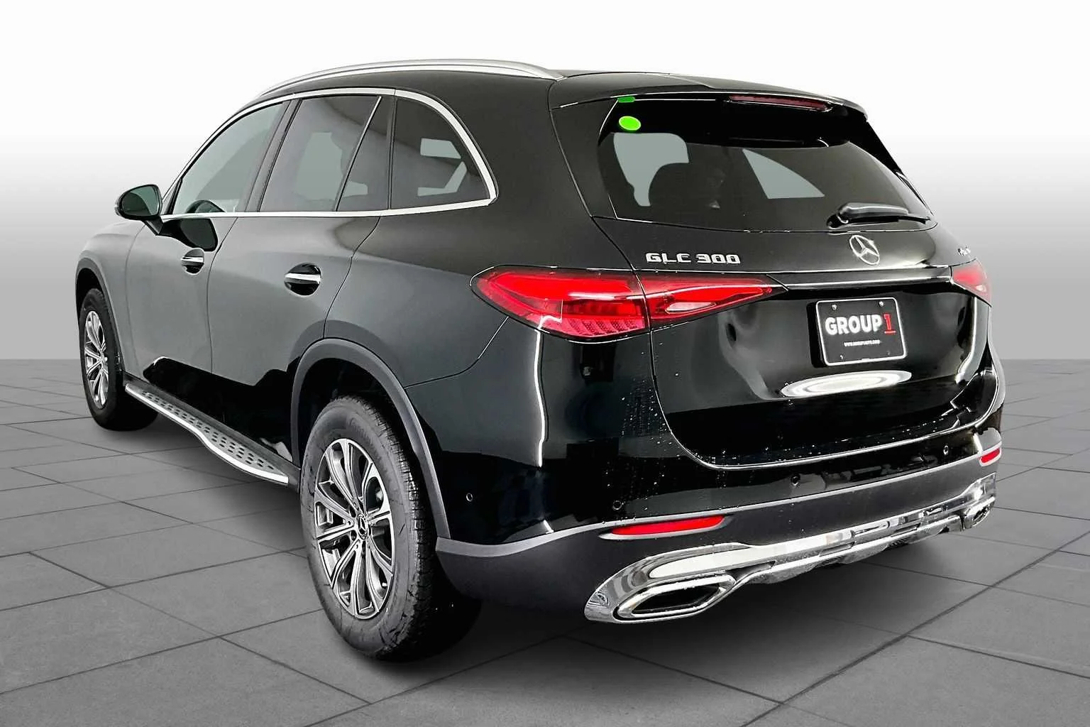 New 2026 040/Black Mercedes-Benz GLC 300 image 4