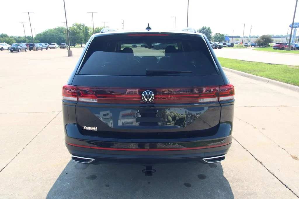 Used 2025  Volkswagen 2.0T SE image 15