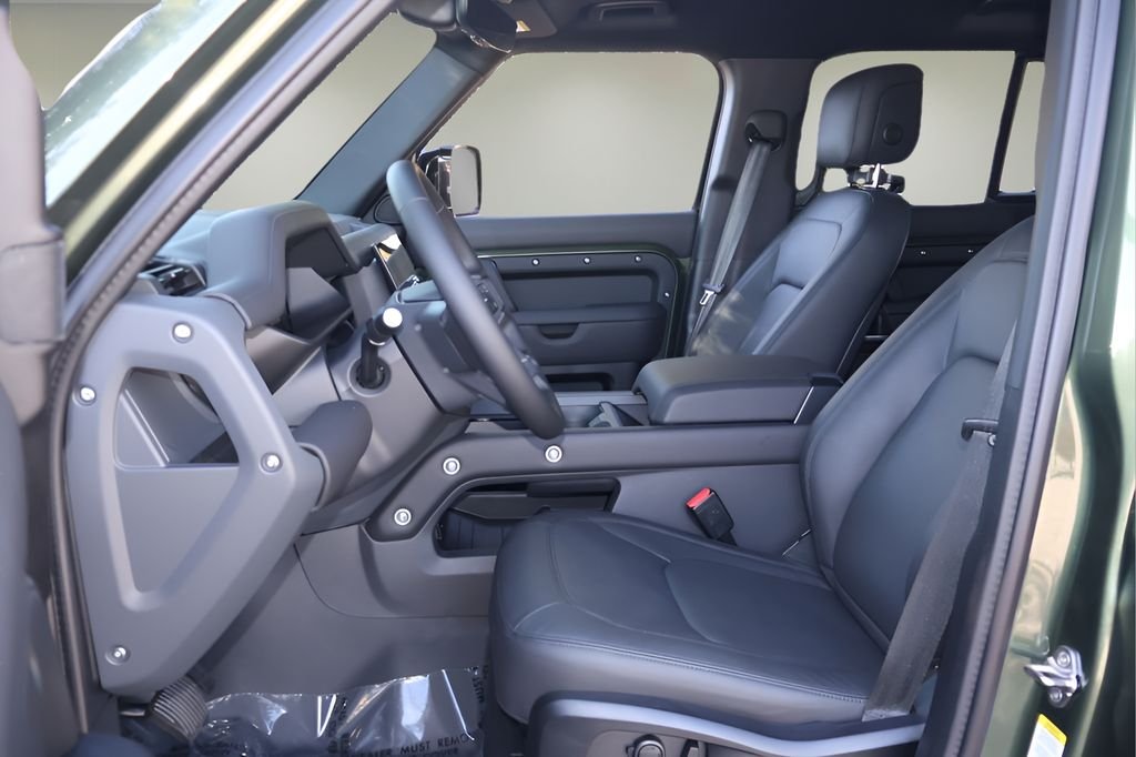 New 2026 Woolstone Green Land Rover X-Dynamic SE image 11