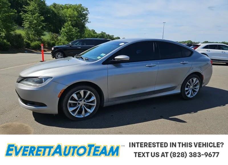 2015 Chrysler 200 S's photo