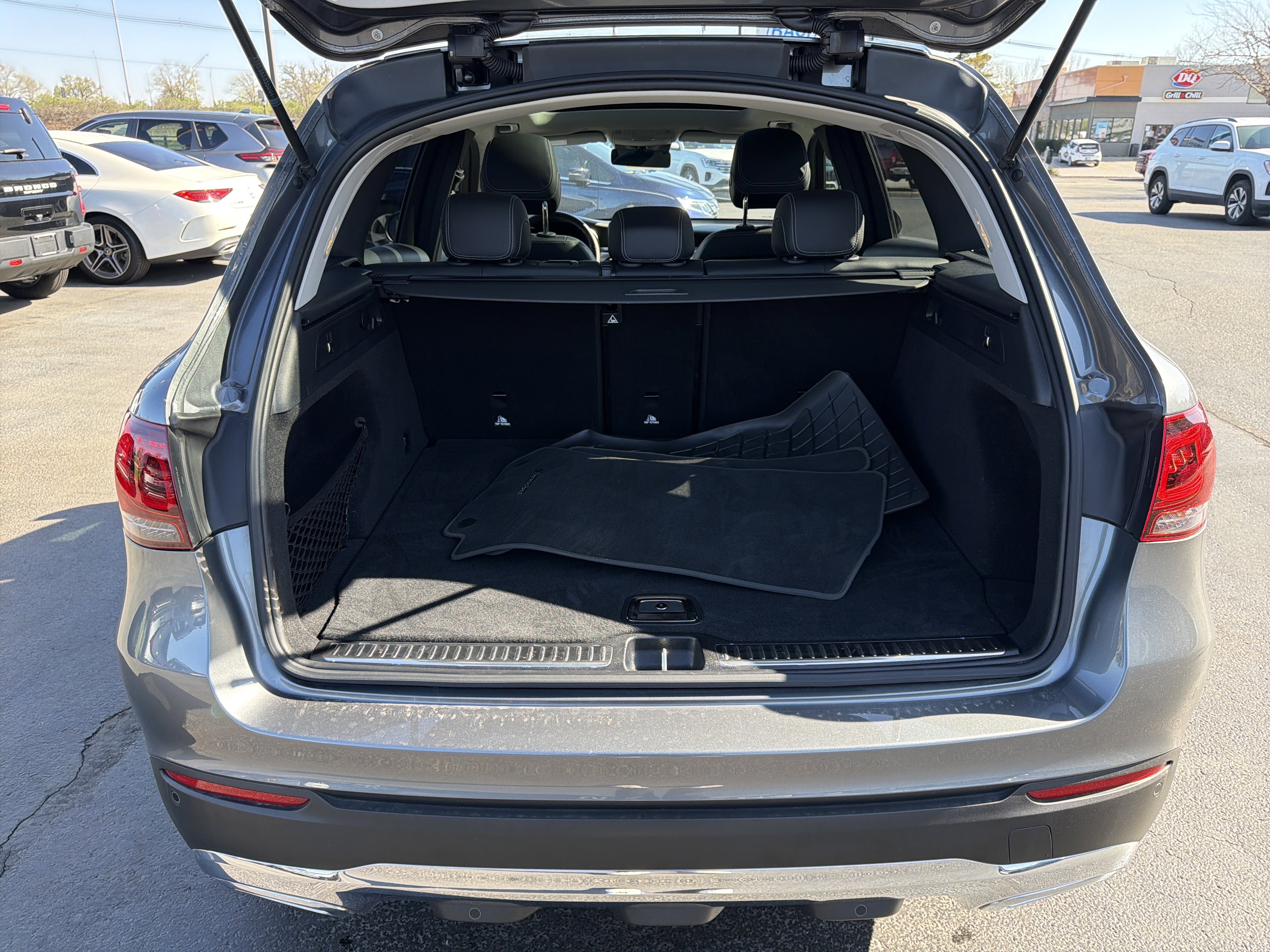 Used 2022 Selenite Grey Metallic Mercedes-Benz 300 image 30