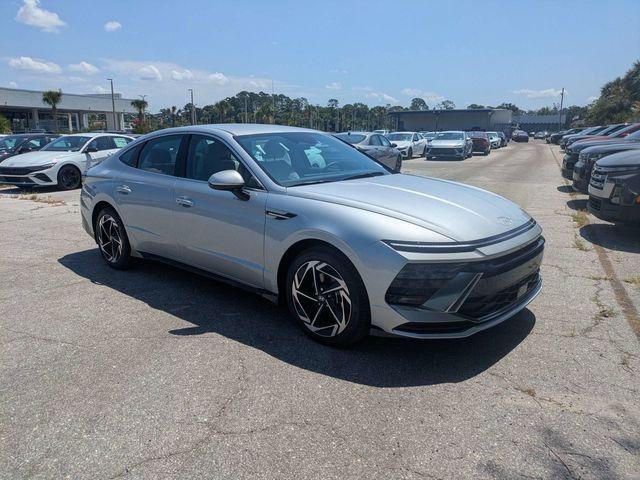 New 2026 Silver Hyundai SEL Sport image 1