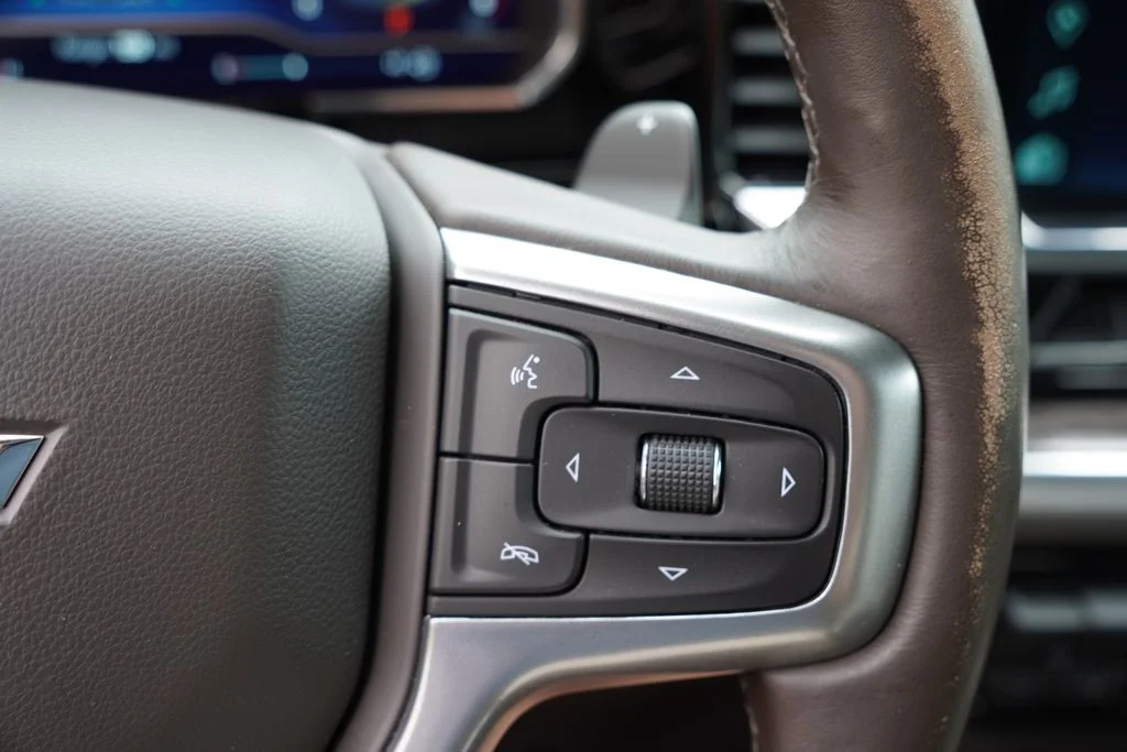 Used 2023 Iridescent Pearl Tricoat Chevrolet LTZ image 34