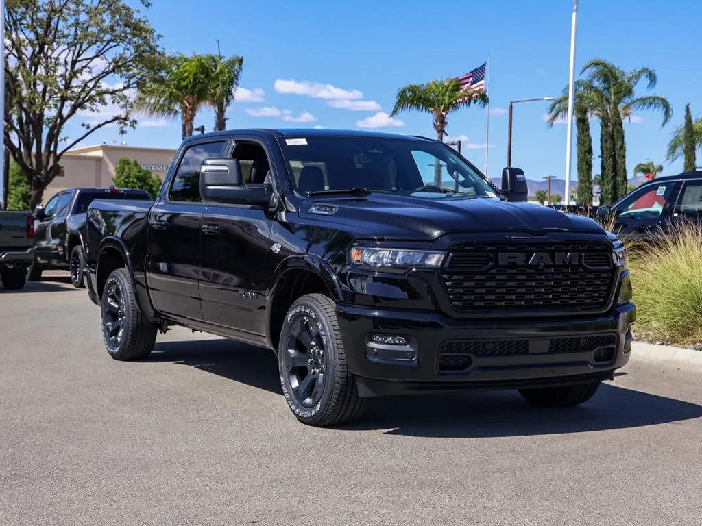 New 2026 Diamond Black Crystal Pearl-Coat Exterior Paint RAM Big Horn Night Edition image 2