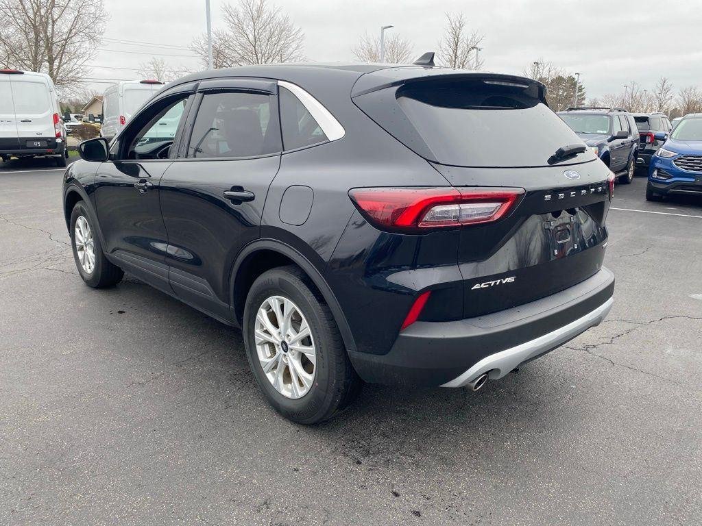 Used 2023 Black Metallic Ford Active image 5