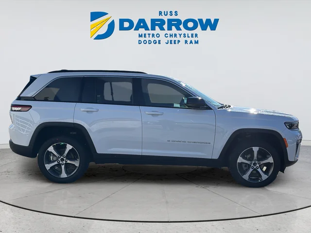 New 2026 Bright White Clear-Coat Exterior Paint Jeep Limited image 6