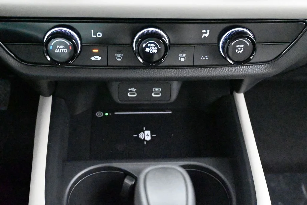New 2027 Platinum White Pearl Honda LX image 17