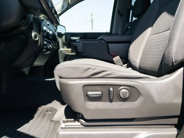 Used 2020 Silver Chevrolet LT image 26