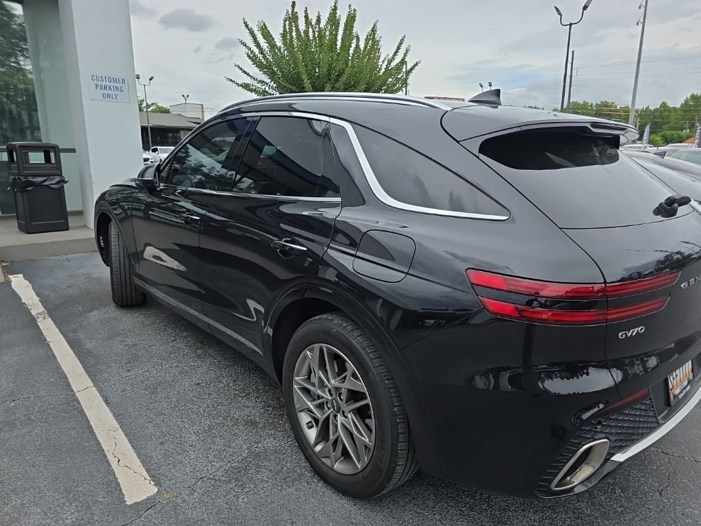 Used 2025 Black Genesis 2.5T image 4