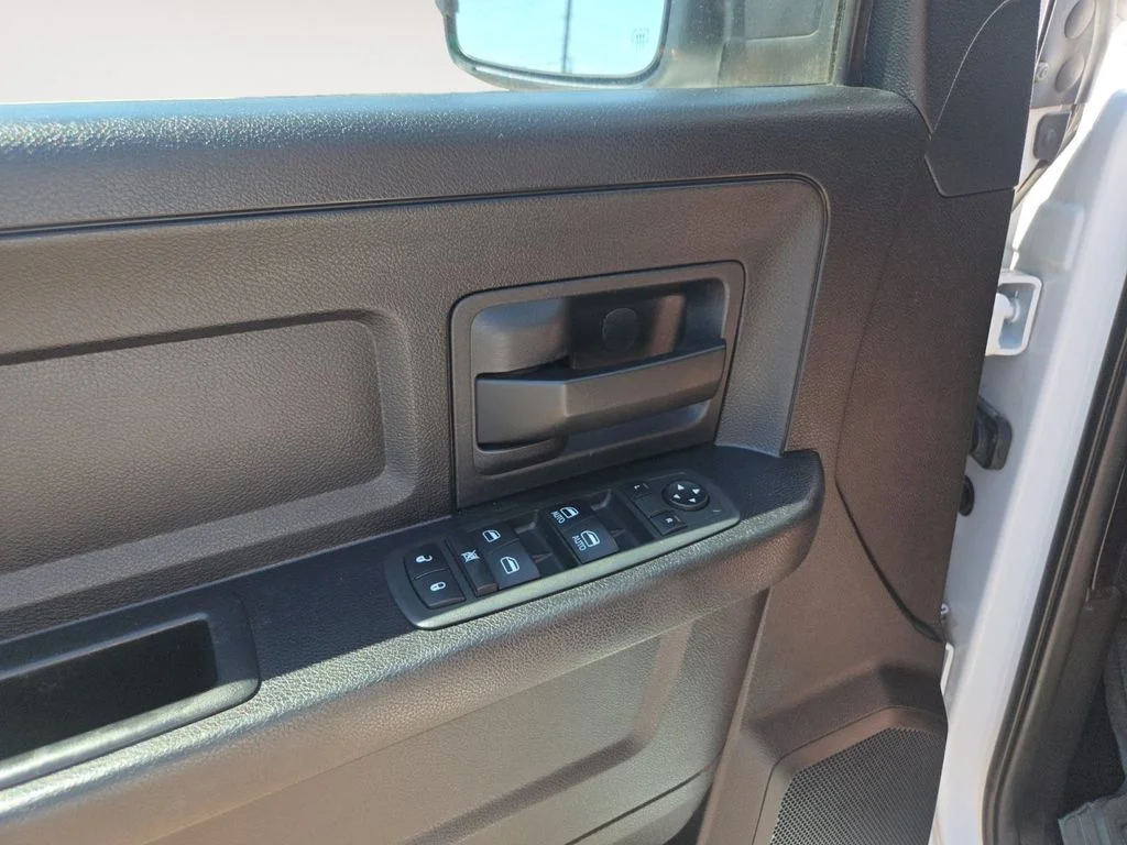 Used 2014 White Ram Express image 10