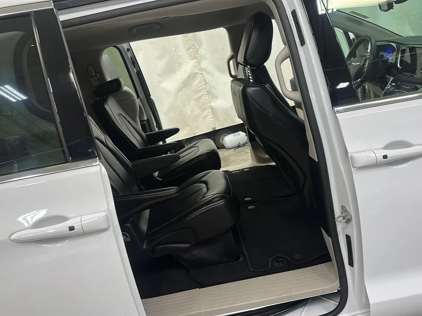 Used 2024 Bright White Clearcoat Chrysler Touring L image 30