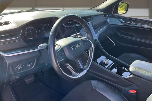 Used 2022 Black Jeep Altitude image 13