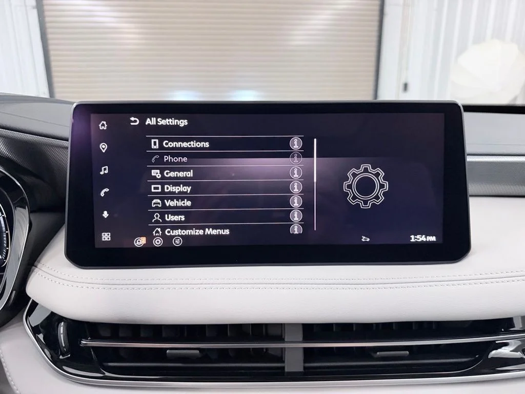 New 2027 RADIANT WHITE INFINITI Luxe FWD image 24
