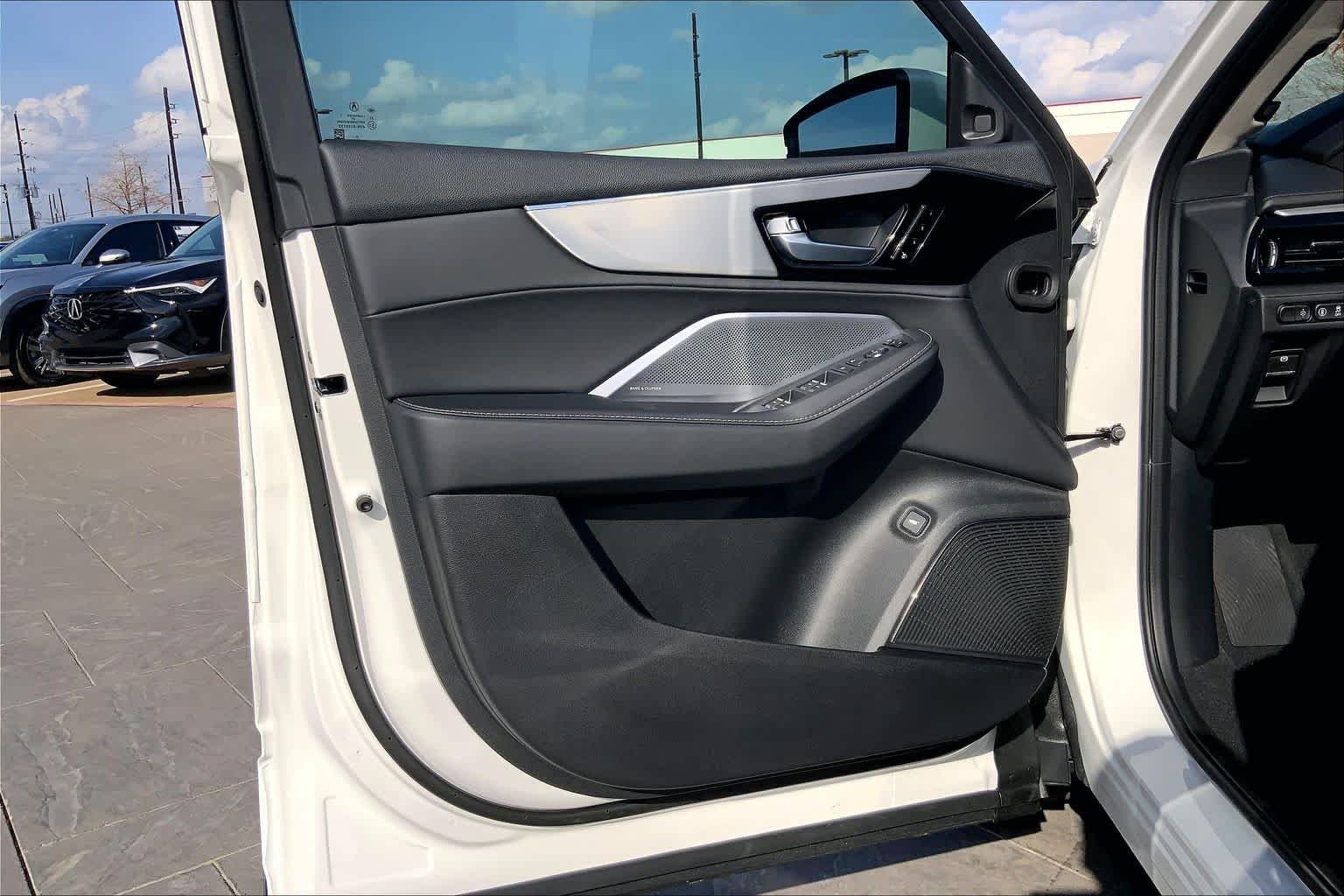 Used 2026 Platinum White Pearl Acura w/Technology Package image 16