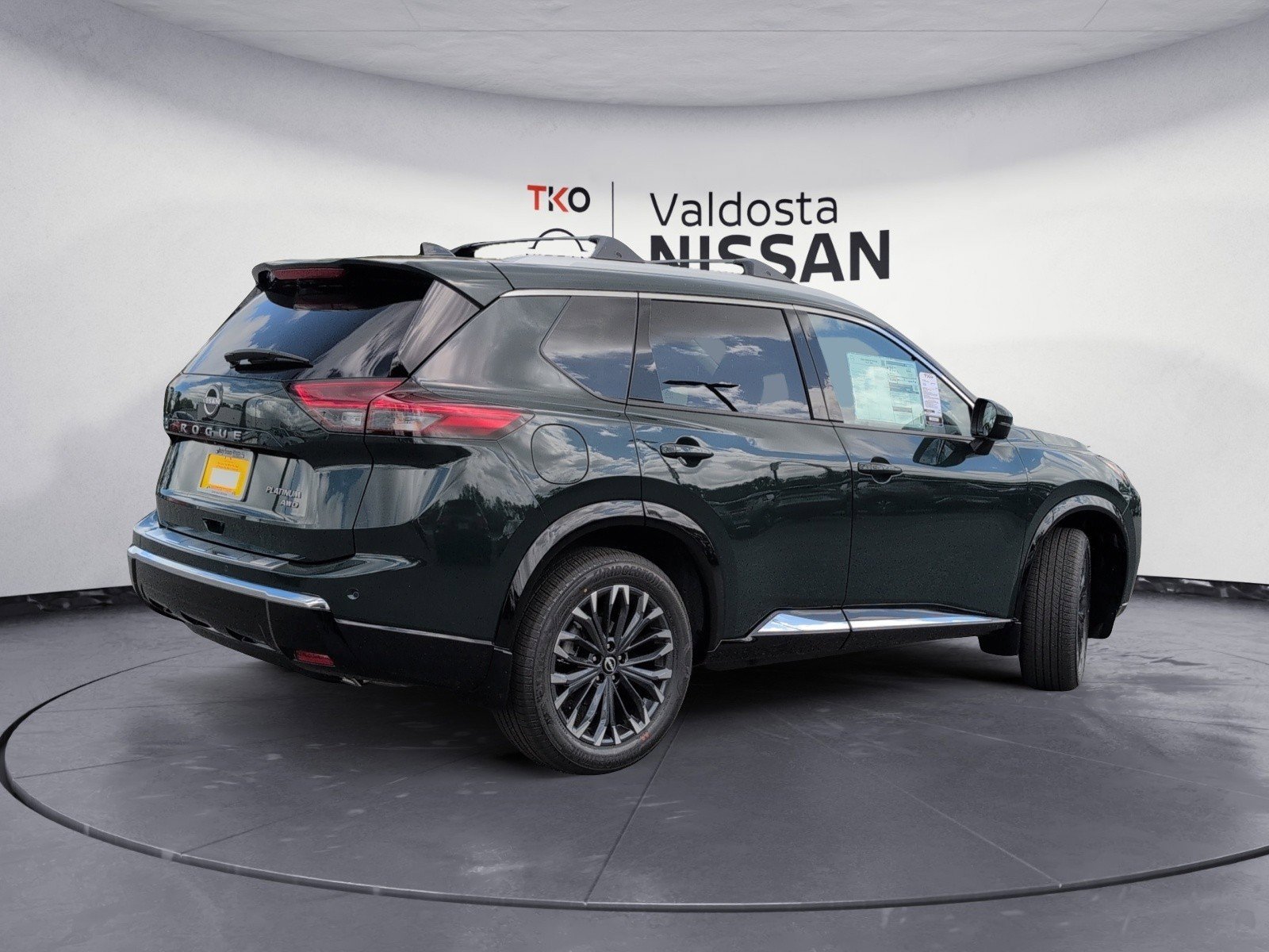 New 2026 Obsidian Green Pearl Nissan Platinum image 4