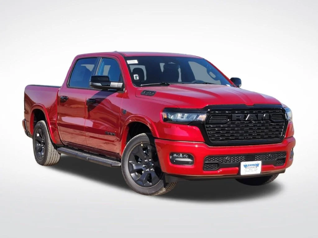 New 2027 Molten Red Pearl-Coat Exterior Paint RAM Big Horn/Lone Star image 1