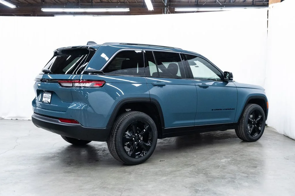 New 2026 Steel Blue Exterior Paint Jeep Limited image 6