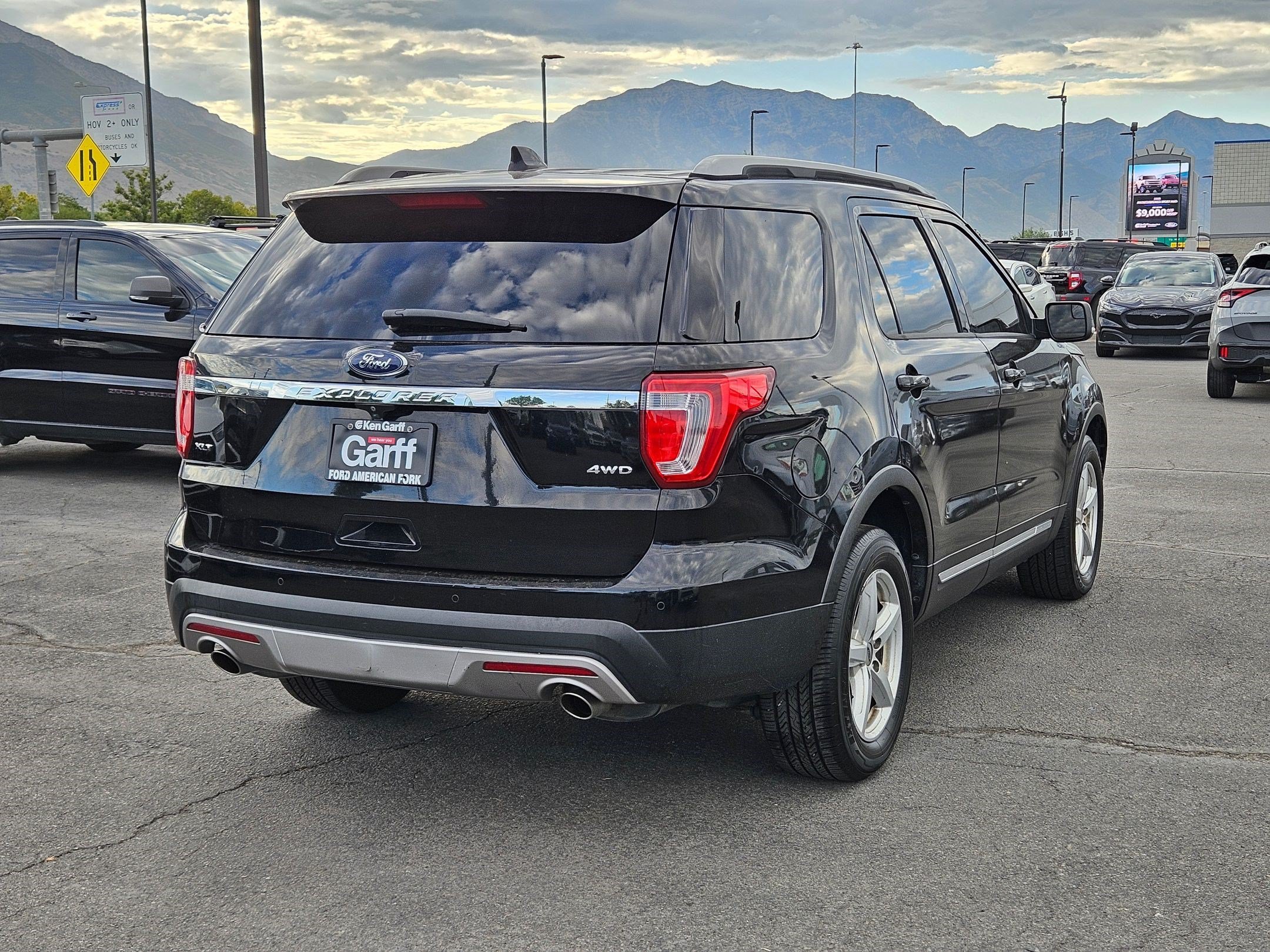 Used 2017 Shadow Black Ford XLT image 3